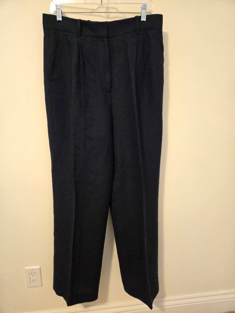 Linen Club Monaco Navy Pleated front wide leg pant - Size 10